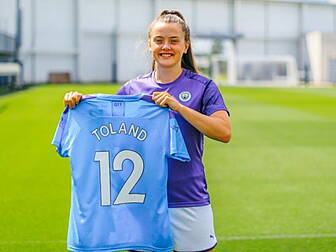 Irish teenager Toland signs fo...